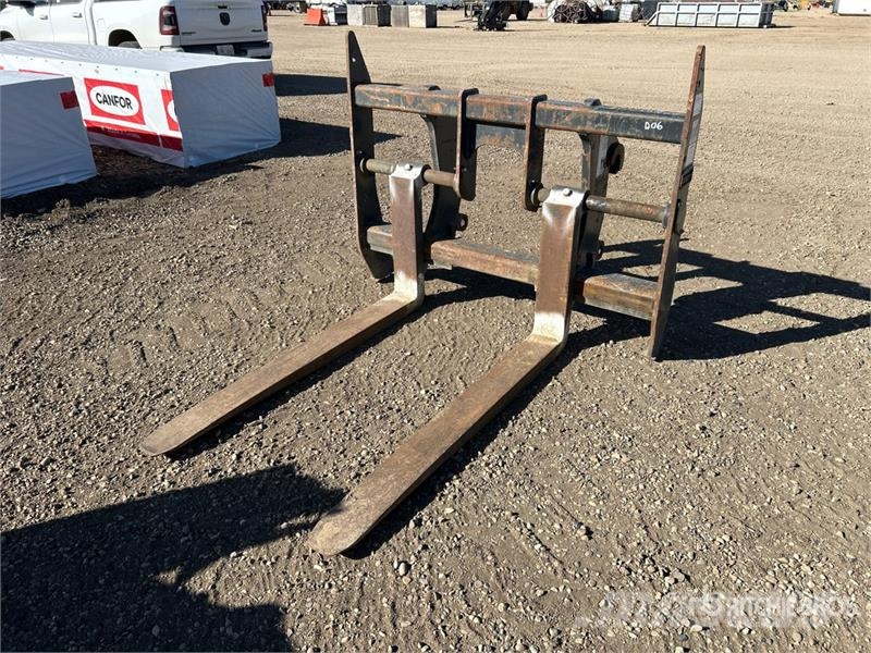  60 in Q/C Wheel Loader Forks - Fits DL200/250 شوكات