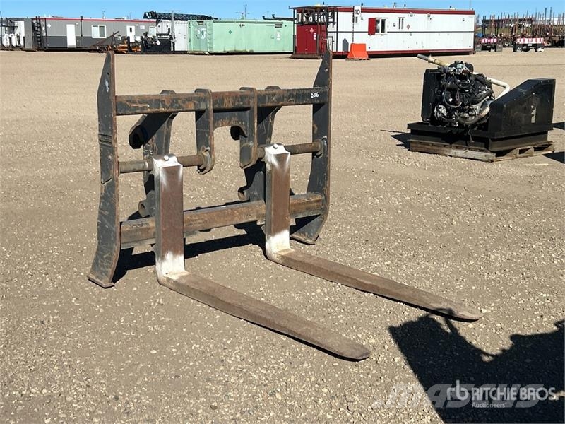  60 in Q/C Wheel Loader Forks - Fits DL200/250 شوكات