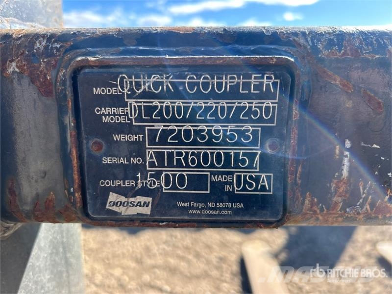  60 in Q/C Wheel Loader Forks - Fits DL200/250 شوكات