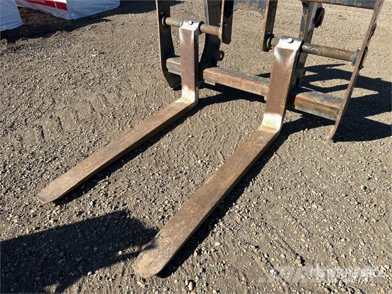  60 in Q/C Wheel Loader Forks - Fits DL200/250 شوكات