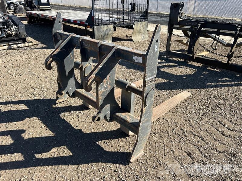  60 in Q/C Wheel Loader Forks - Fits DL200/250 شوكات