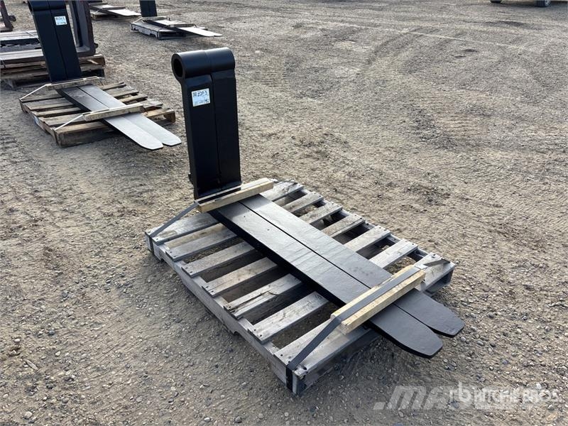  60 in x 2.5 in x 6 in Fork Tines (Unused) Drugi deli