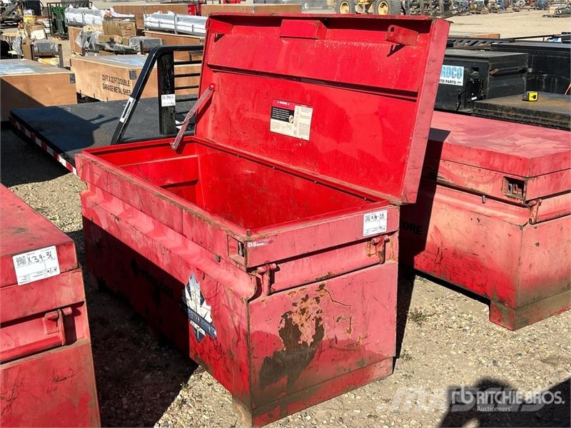 60in x 25in x 24 Job Site Box Other components