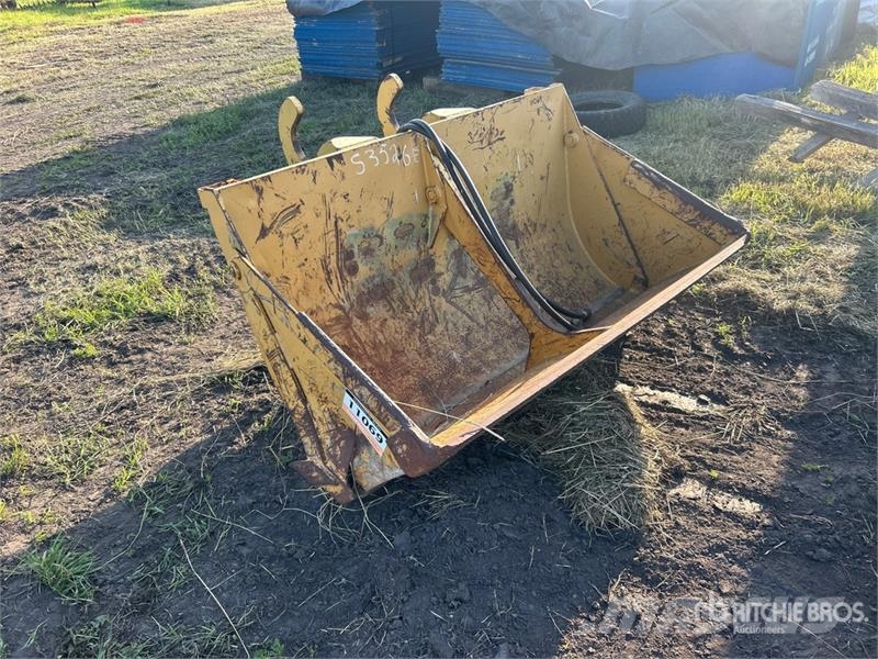 61 in Hydraulic Tilting Cleanup Excavator Bucket Godet
