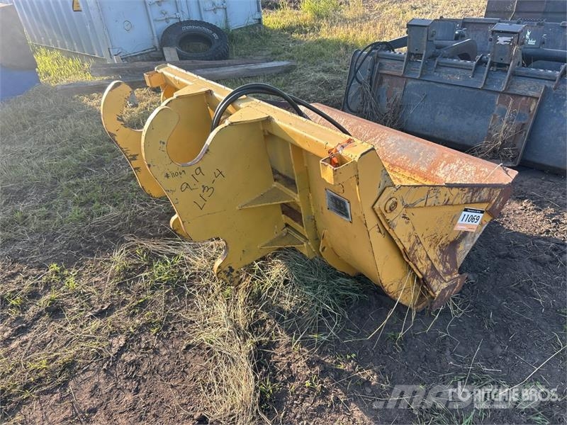 61 in Hydraulic Tilting Cleanup Excavator Bucket Godet