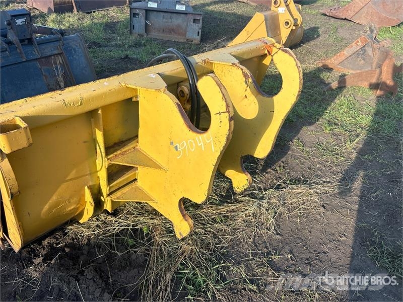 61 in Hydraulic Tilting Cleanup Excavator Bucket Godet