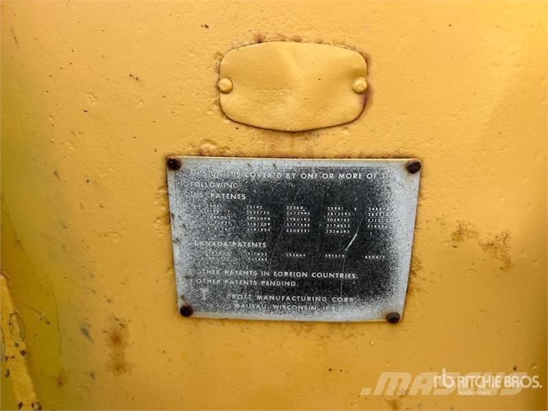 61 in Hydraulic Tilting Cleanup Excavator Bucket Godet