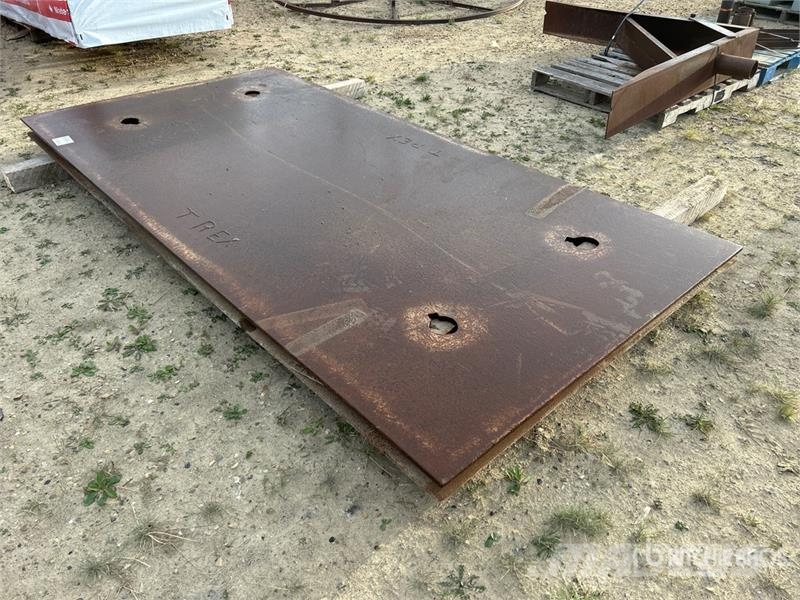 61 in x 121 in (0.75 in Thick) Steel Plates Drugi deli