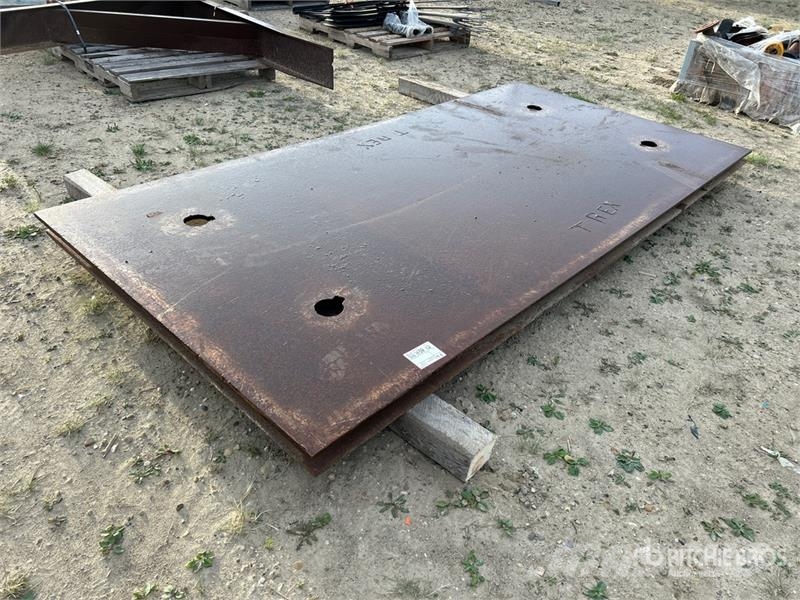 61 in x 121 in (0.75 in Thick) Steel Plates Drugi deli