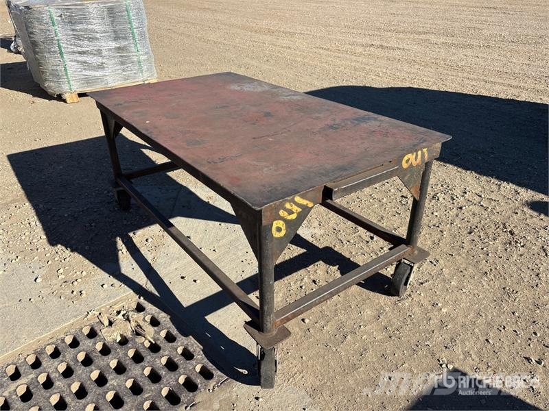  62 in x 35 in x 28 in Portable Mobile Work Table Andre komponenter