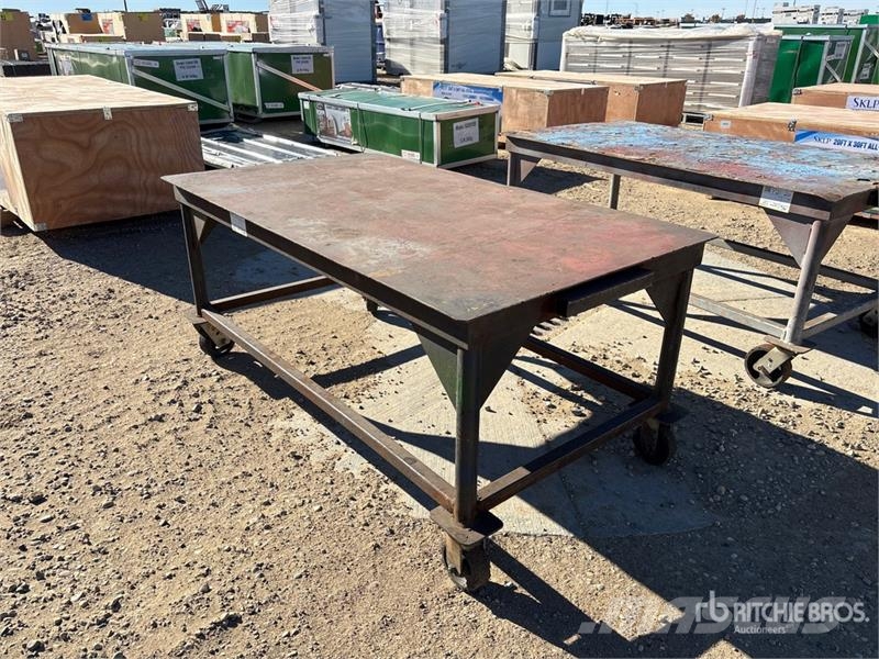  62 in x 35 in x 28 in Portable Mobile Work Table Andre komponenter