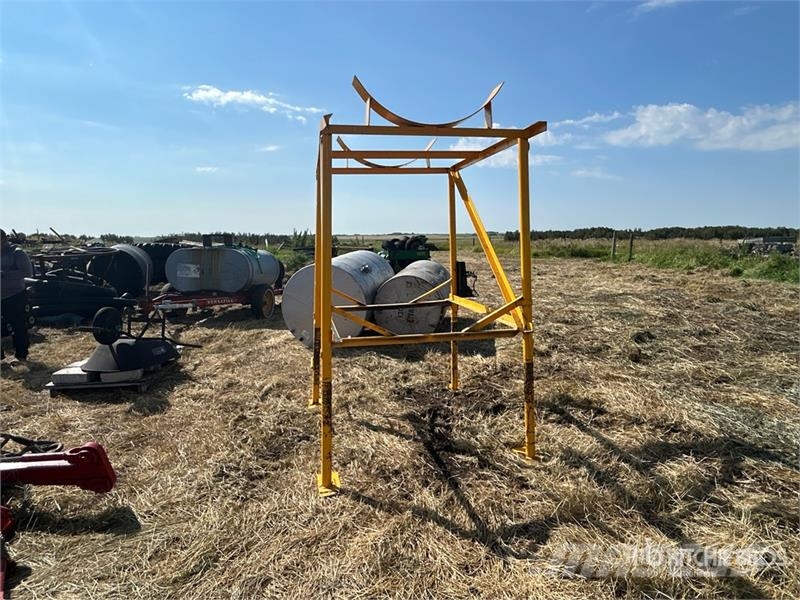 64 in x 48 in Fuel Tank Stand Drugi deli