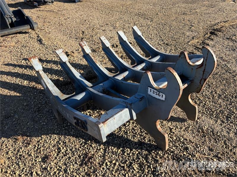  66 in Q/C Excavator Rake - Fits Hitatchi ZX230/ZX2 耙與翻草機