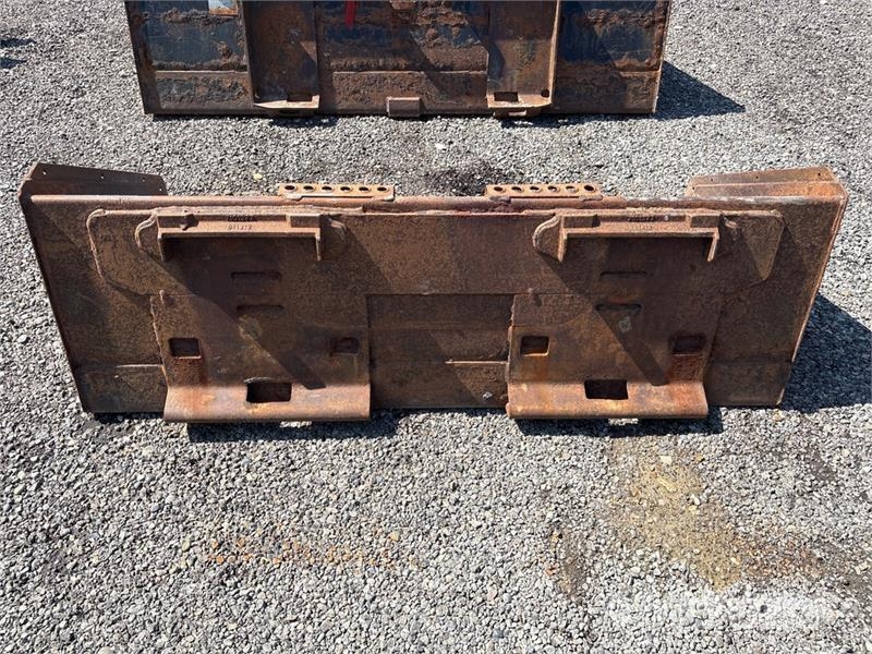 66 in Skid Steer Bucket Godet