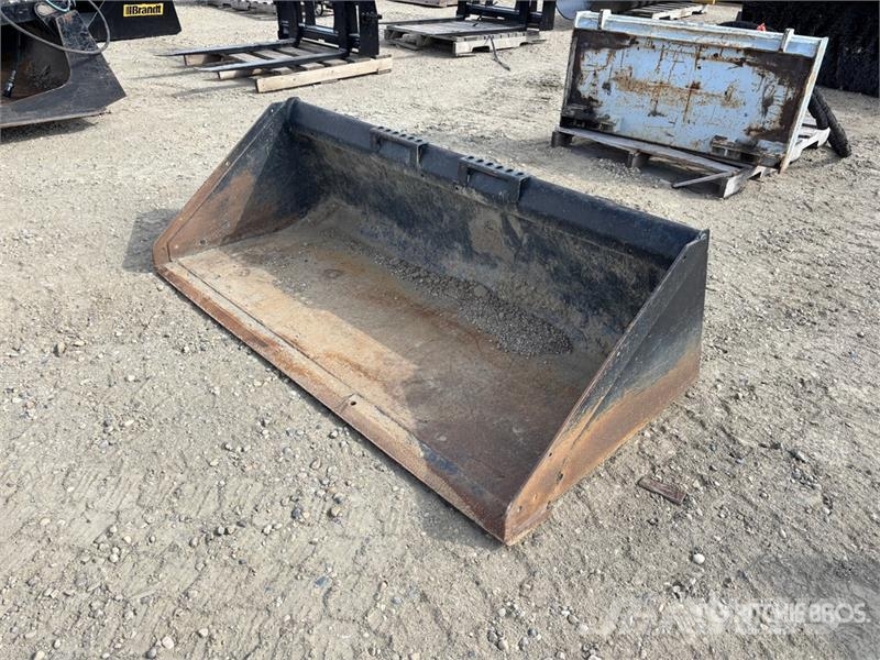  67 in Skid Steer Bucket 挖斗