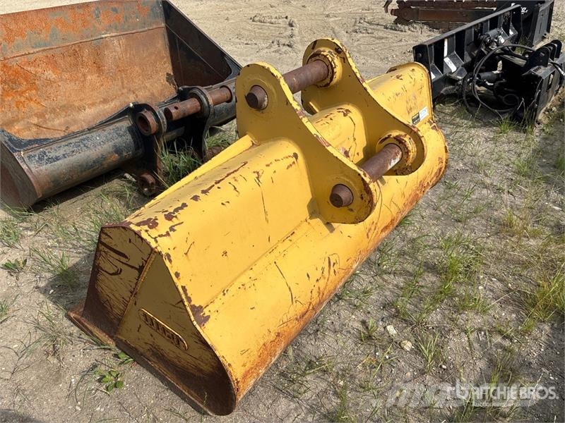  69 in Cleanup Pin-On Excavator Bucket - Fits Cat L Godet