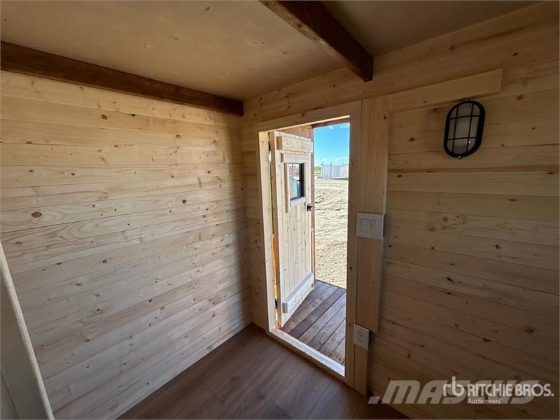 7.5 ft x 9.5 ft Skid-Mounted Playhouse Andre komponenter