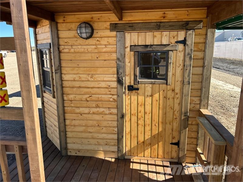 7.5 ft x 9.5 ft Skid-Mounted Playhouse Andre komponenter
