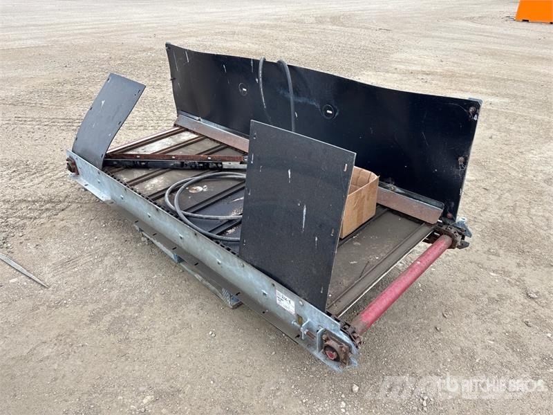  7 ft 6 in x 3 ft Feed Mixer Conveyor Otra maquinaria agrícola