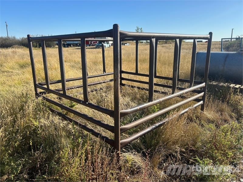  7 ft x  ft Livestock Feeder علافات ماشية