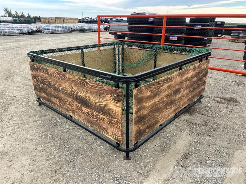  7 ft x  ft x 3 ft Slow Livestock Feeder علافات ماشية