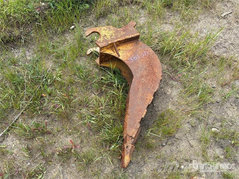  7 in Cribbing Excavator Bucket - Fits Cat 305.5D Godet
