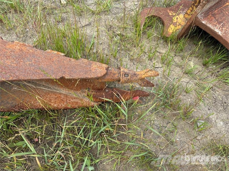 7 in Cribbing Excavator Bucket - Fits Cat 305.5D Godet