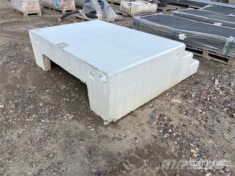 70 in x 72 in Three-Step Landing Concrete Stairs ( Drugi deli