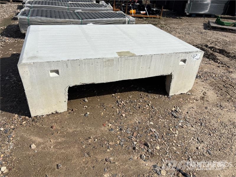 70 in x 72 in Three-Step Landing Concrete Stairs ( Drugi deli