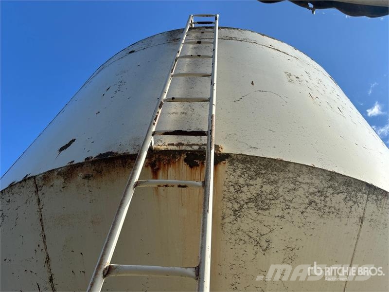 +/- 700 bu Smooth Wall Hopper Grain Bin Stockage, conditionnement - Autres