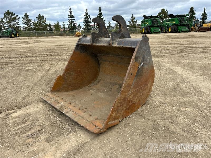  72 in Cleanup Excavator Bucket - Fits Cat/John Dee دلاء