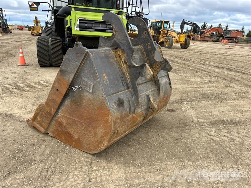  72 in Cleanup Excavator Bucket - Fits Cat/John Dee دلاء