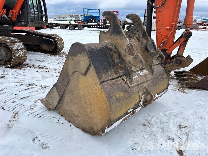 72 in Q/C Cleanup Excavator Bucket - Fits Hitachi Ковші