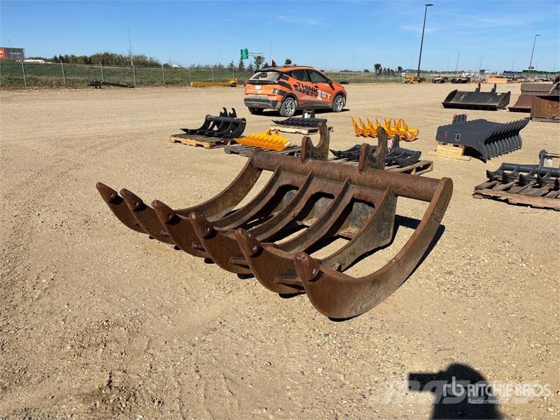 72 in Q/C Excavator Rake - Fits 250/300 Series Okretači i sakupljači sena