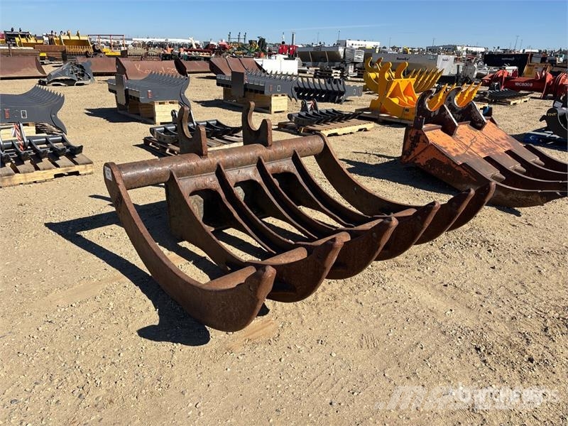 72 in Q/C Excavator Rake - Fits 250/300 Series Okretači i sakupljači sena