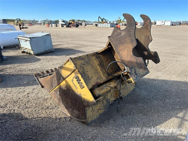 72 in Q/C Tilting Excavator Bucket Kašike / Korpe