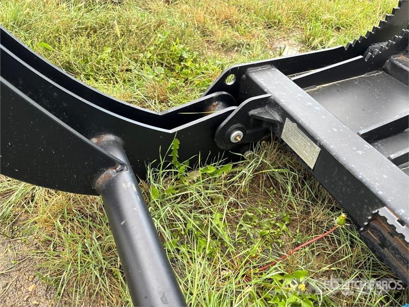 72 in Skid Steer Grapple (Unused) Pinze