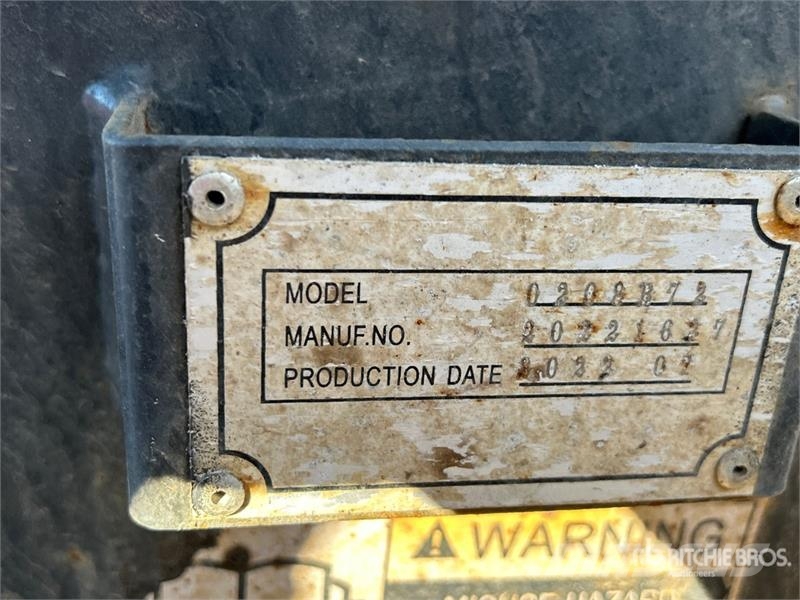  72 in Skid Steer Snow Pusher - Fits Bobcat 5600 Hóeltakarítók