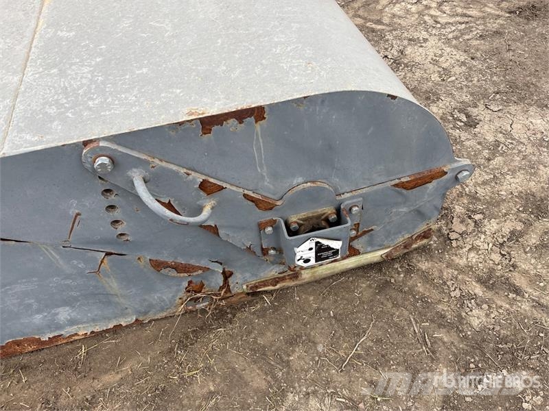  72 in Skid Steer Sweeper Zametací kartáče
