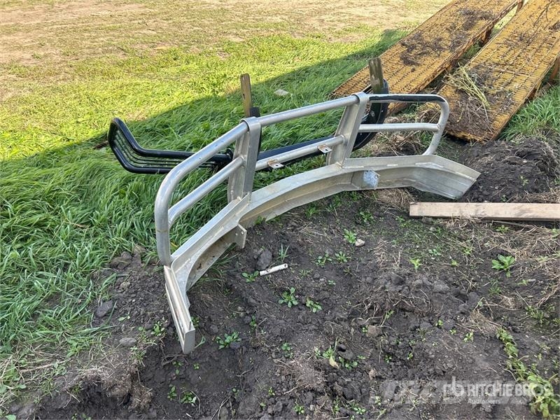  74 in Aluminum & 72 in Steel Bumper معدات النقل - غير ذلك