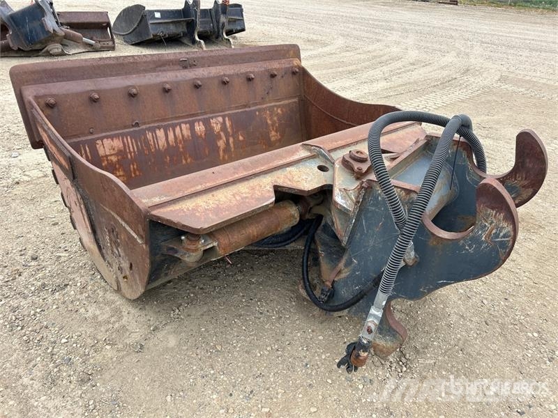  74 in Q/C Tilting Excavator Bucket 挖斗