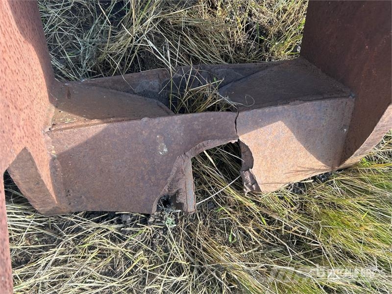  75 in Skeleton Excavator Bucket Godet