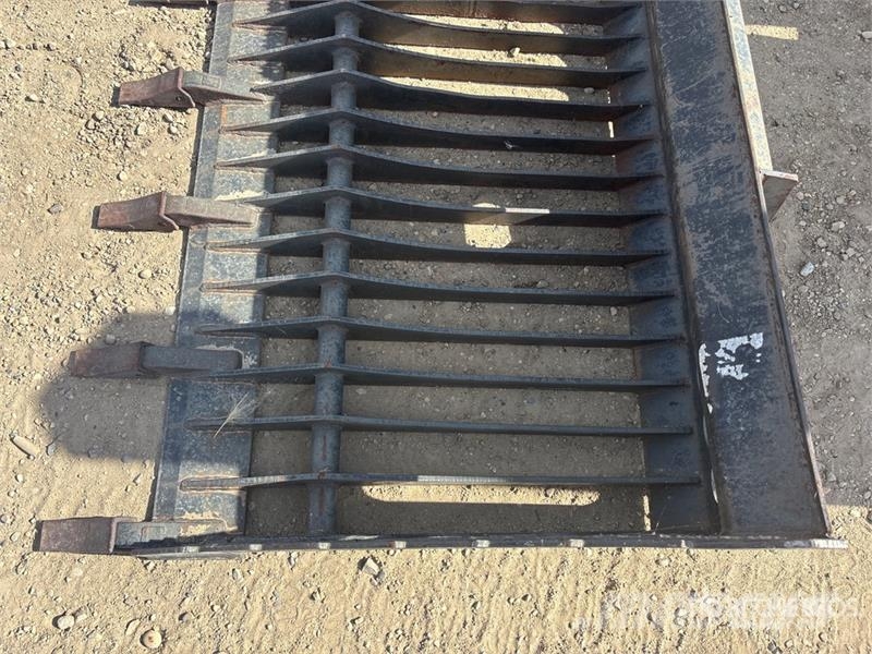  78 in Skeleton Skid Steer Bucket دلاء