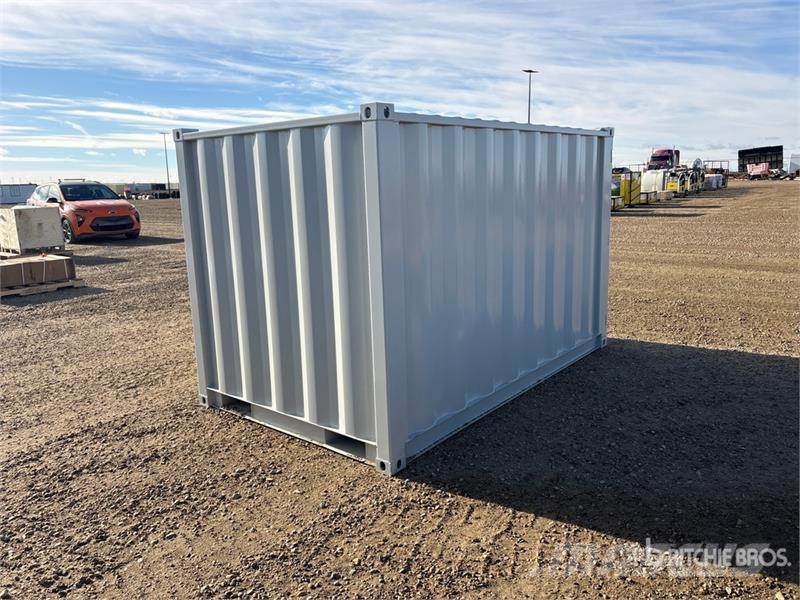  8'9" long. 5'8" high Storage Container Lagerbehälter