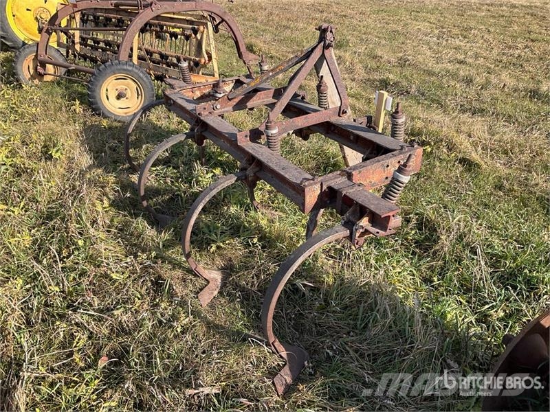  8 ft 3-Point . Cultivator Cultivadoras