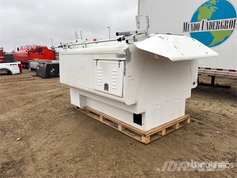  8 ft Full Size Premium Truck Cap Kabine i unutrašnjost