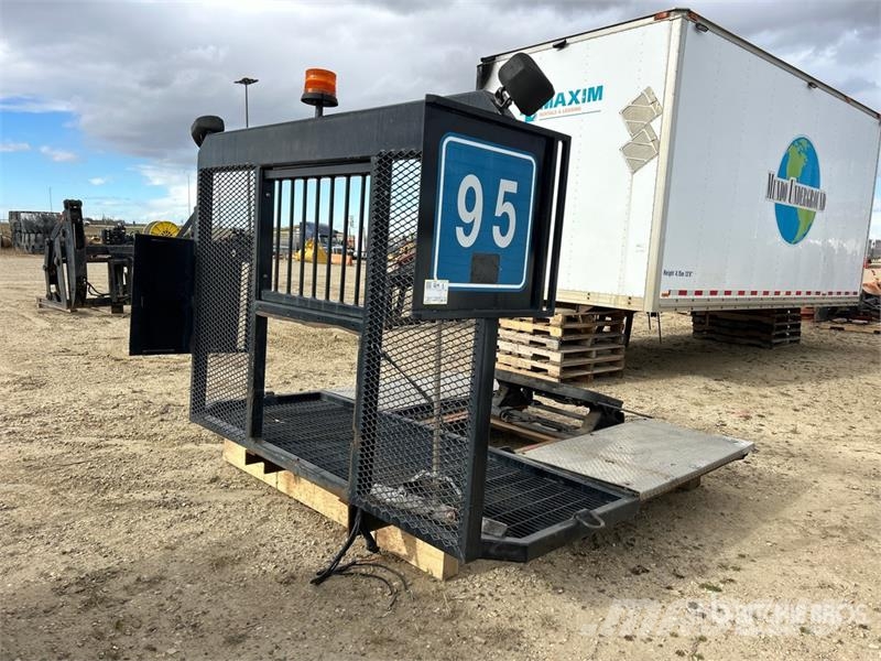 8 ft wide x 92in long x 64in high Truck Flatbed Bo Фургони