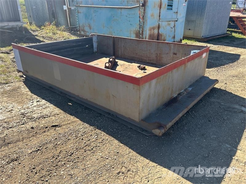 8 ft x 12 ft Skid Mounted Dump Bin Muu