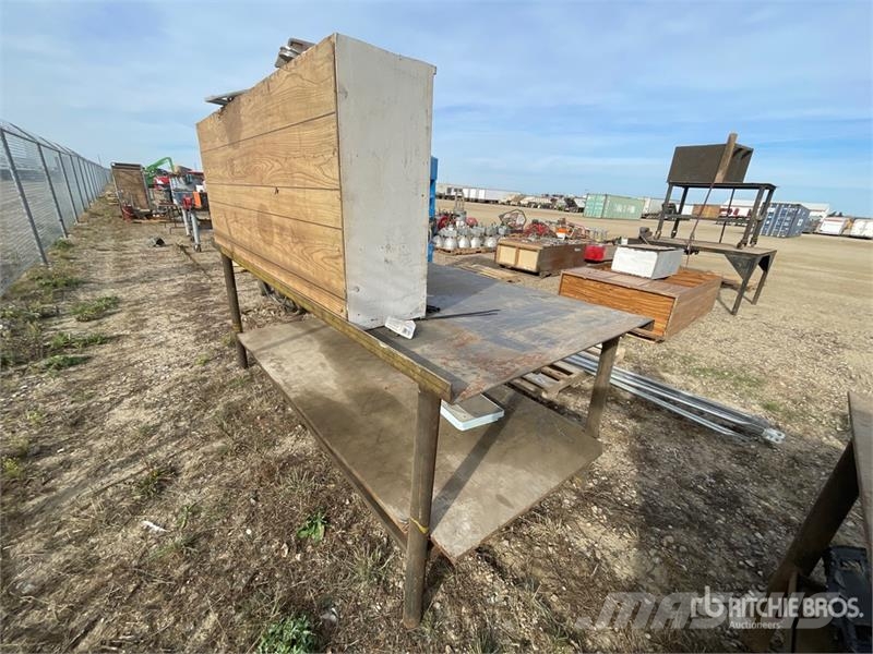8 ft x 44.5 in Workbench Andre komponenter
