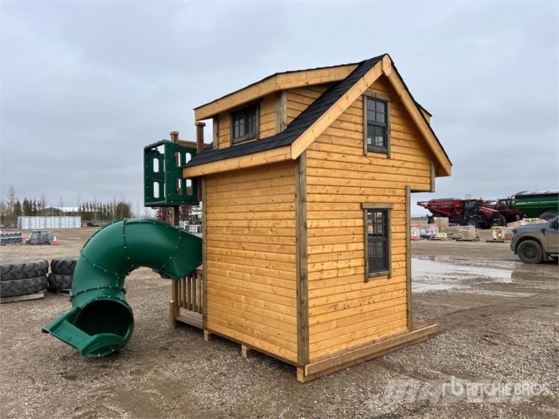  8 ft x 9 ft x 11 ft Playhouse (Unused) Andre komponenter